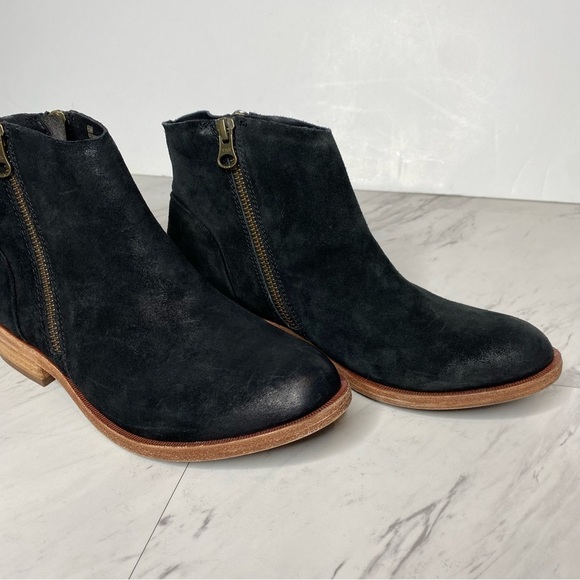 New! Kork Ease Riley Black Distressed Suede Bootie 6M - Picture 9 of 14